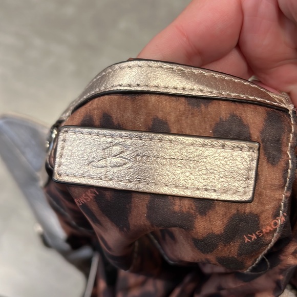 B. Makowsky Pebble Leather Medium Shoulder Bag With Zipper Pockets - Picture 5 of 13